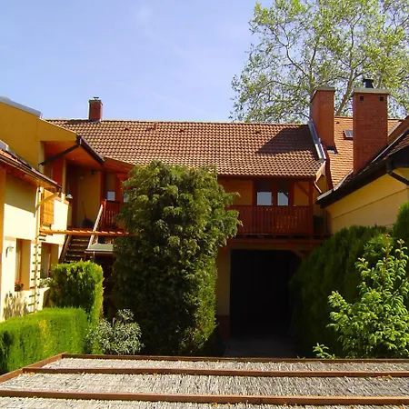 Guest house Lunczer Vendeghaz 2*