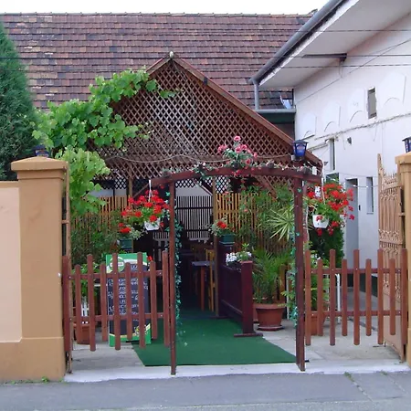 Guest house Lunczer Vendeghaz 2*