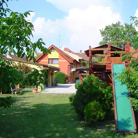 Guest house Lunczer Vendeghaz Mosonmagyarovar